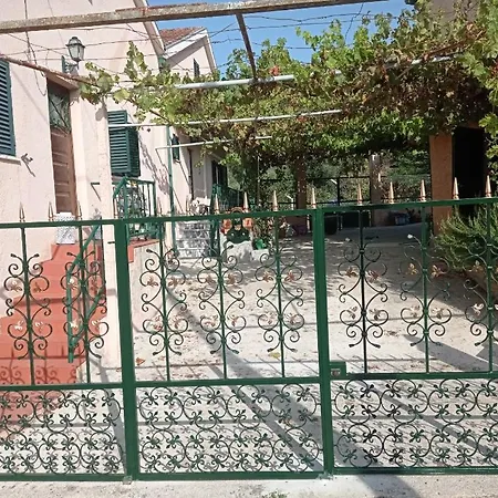 La Maison Du Bonheur 4* Celavisa