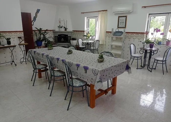 La Maison Du Bonheur Bed & Breakfast Celavisa