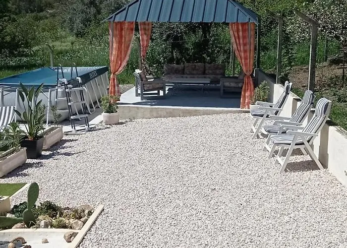 Oda ve Kahvaltı La Maison Du Bonheur 4*